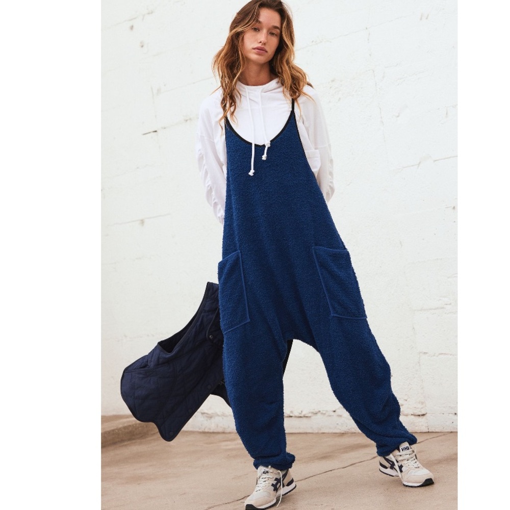 NWT FREE PEOPLE CUDDLE UP HOTSHOT ONESIE🖤